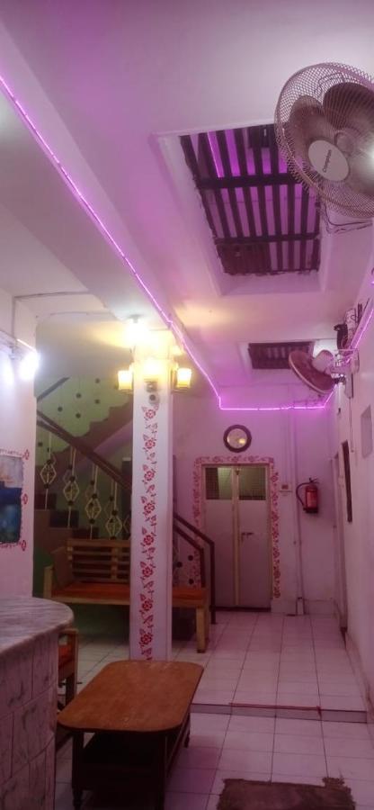Om Rest House Hotel Varanasi Luaran gambar